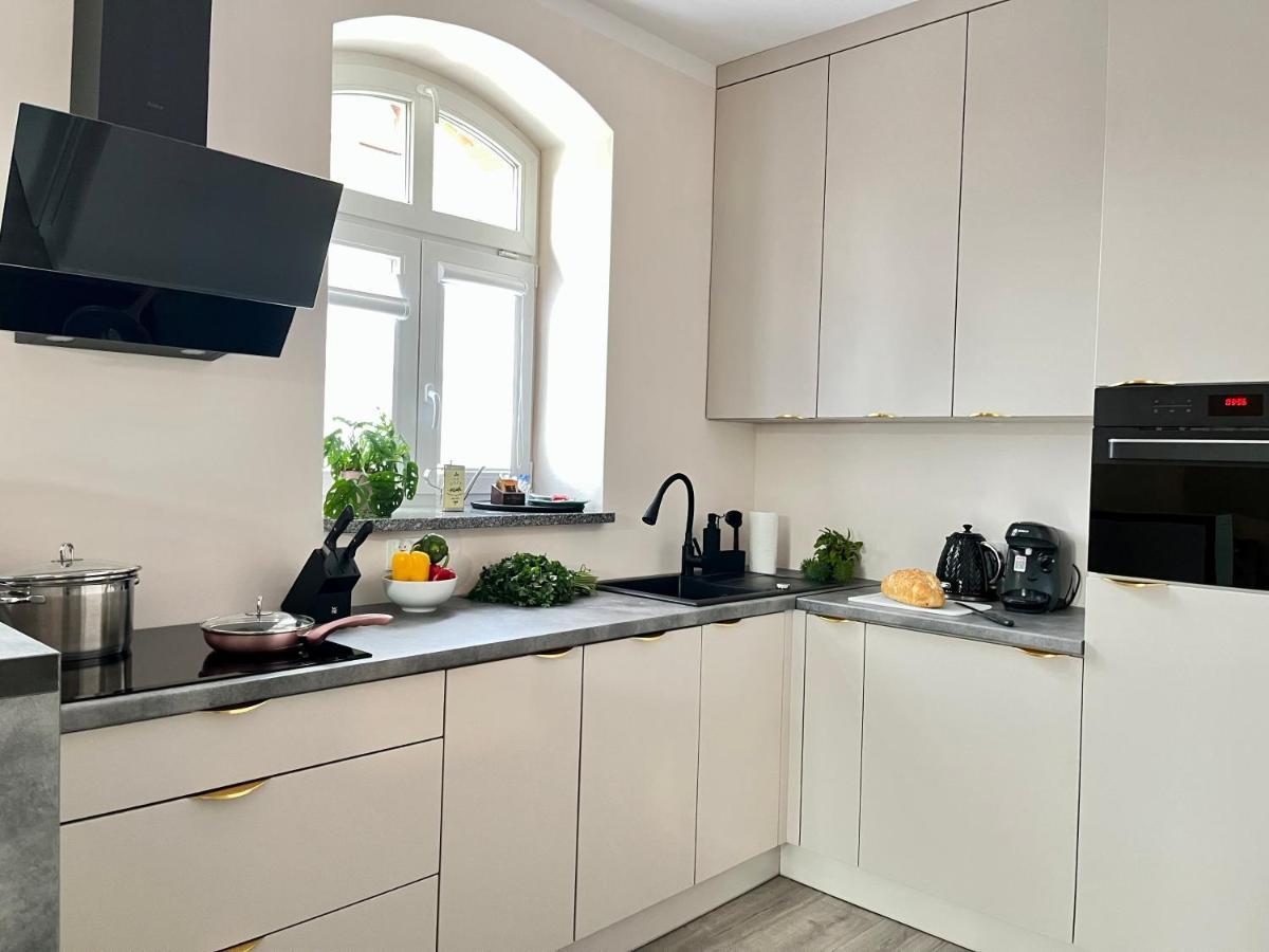 Apartamenty Lemon Pepper 옐레니아구라 외부 사진